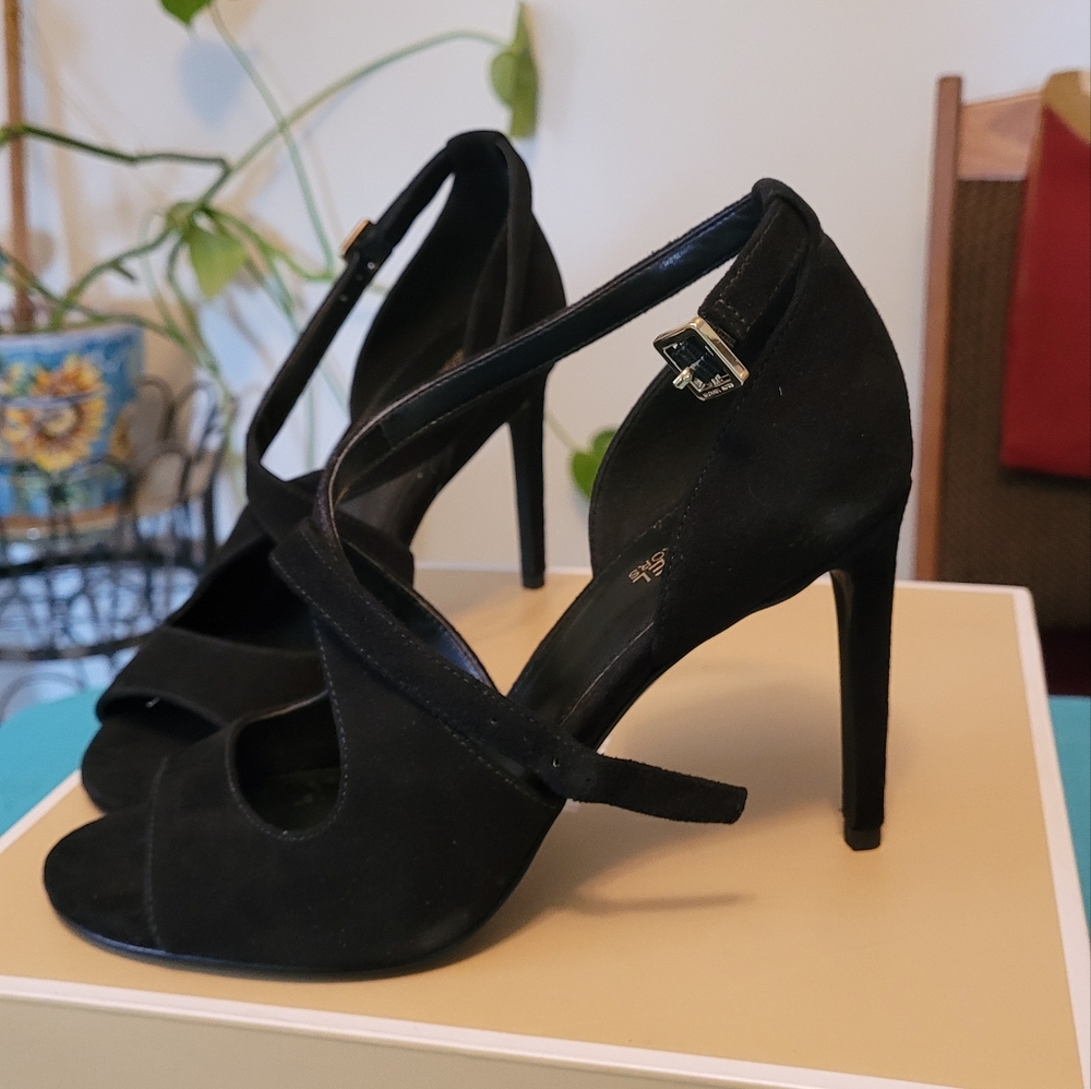 Michael Kors black suede sandals. - Picture 3 of 5